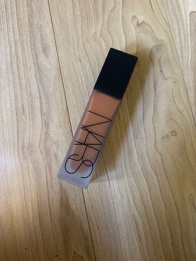 NARS Liquid Foundation - ALEXANDRIA